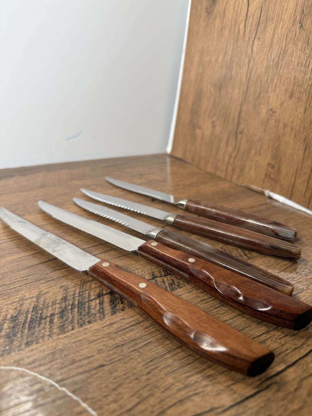 Vintage Cutlery Regent SHEFFIELD And Imperial Stainless Steak Knives